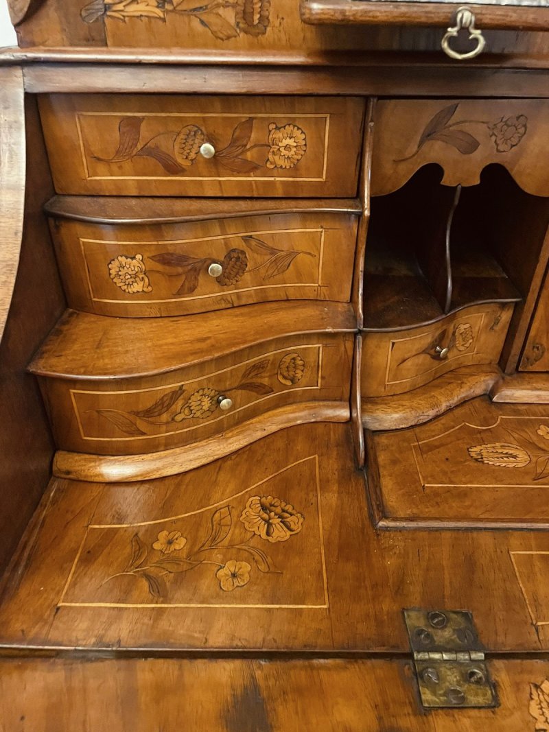 Outstanding Quality 18th Century Antique Dutch Marquetry Inlaid Burr Walnut Bureau Bookcase - Image 18